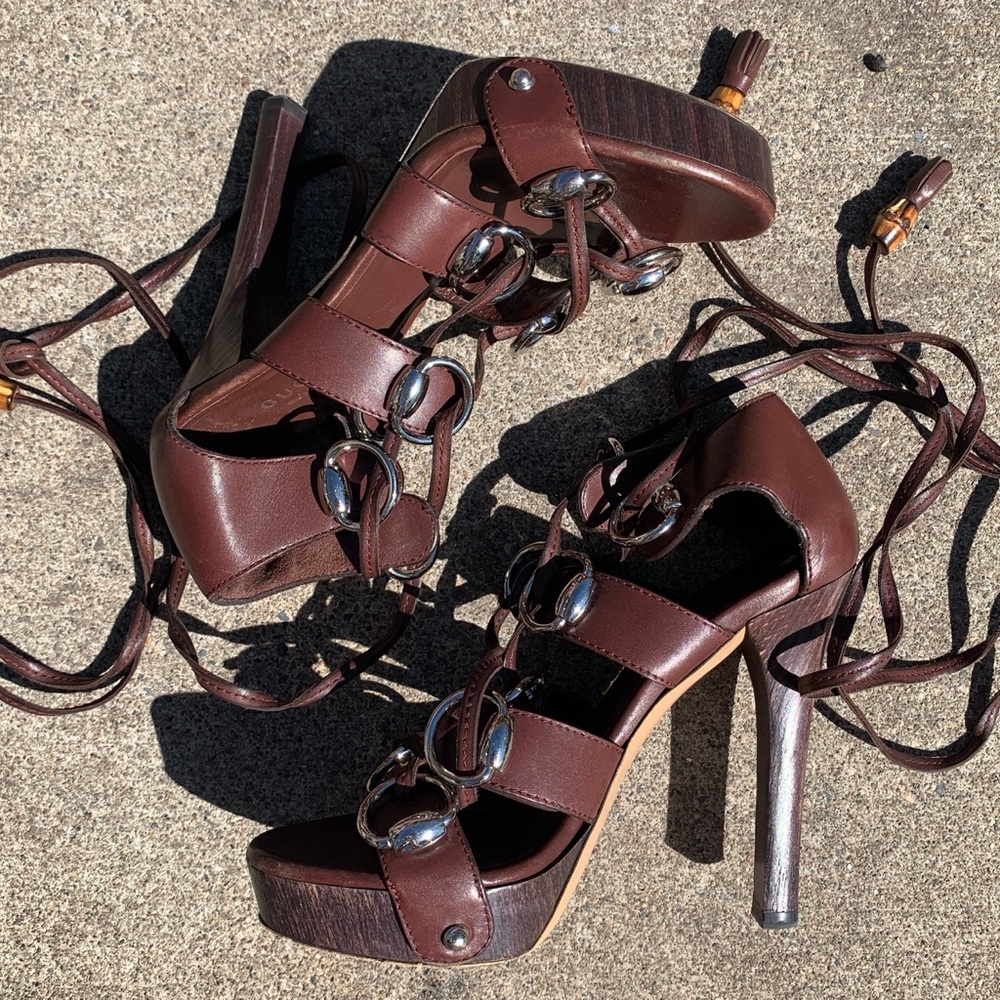Gucci Brown High-Heeled Sandals with Strappy Design - Picture 3 of 14